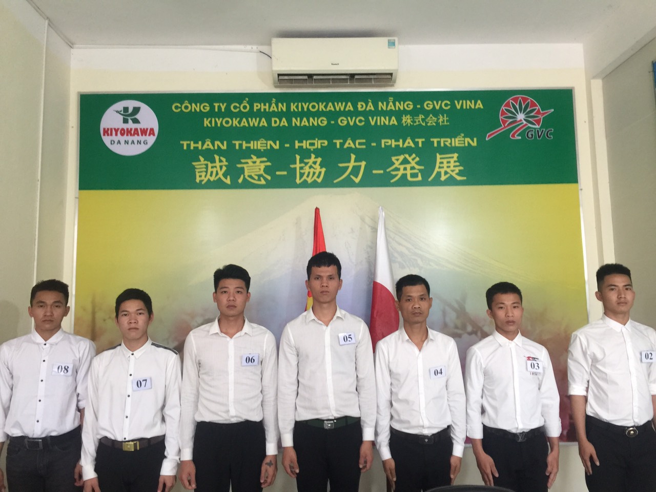 Đồng hành cùng bạn trên hành trình vươn ra thế giới.
