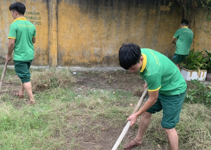 Tham gia hoạt động ngày môi trường